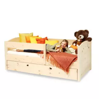 Kinderbett Zirbe Herzchen
